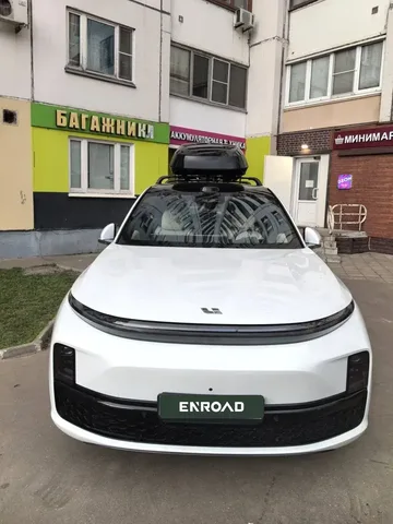 Чёрный автобокс ENROAD Nomadix Pro XL 500-E на Lixiang L7 — вид автомобиля с установленным автобоксом, другой ракурс